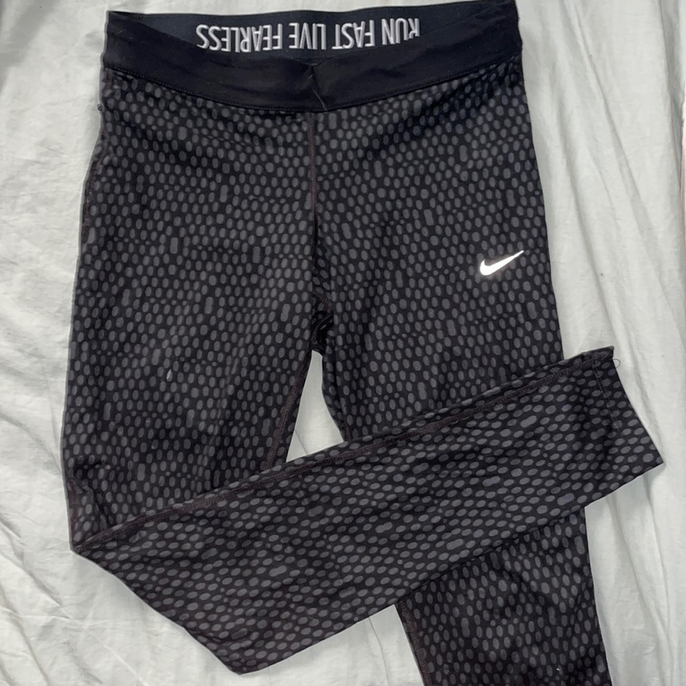 Nike women leggings dri fit size M
